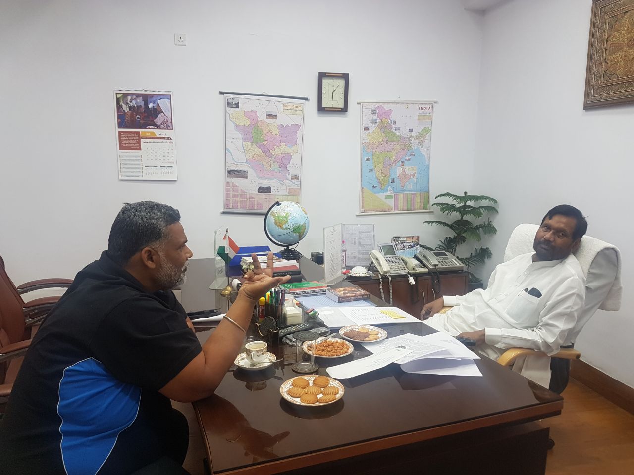 pappu-yadav-met-paswan